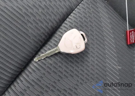 2011 Scion Tc z USA, uszkodzony, nr VIN JTKJF5C70B3001636